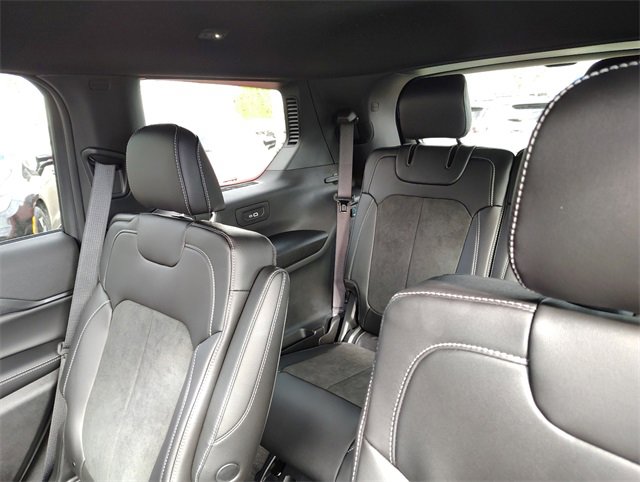 New 2025 Jeep Grand Cherokee L Altitude image 5