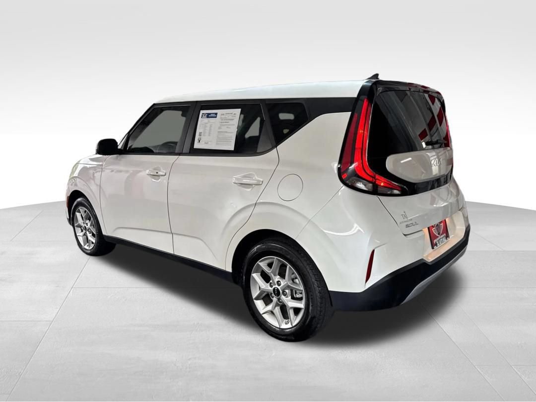 Used 2023 Kia Soul S FWD image 7