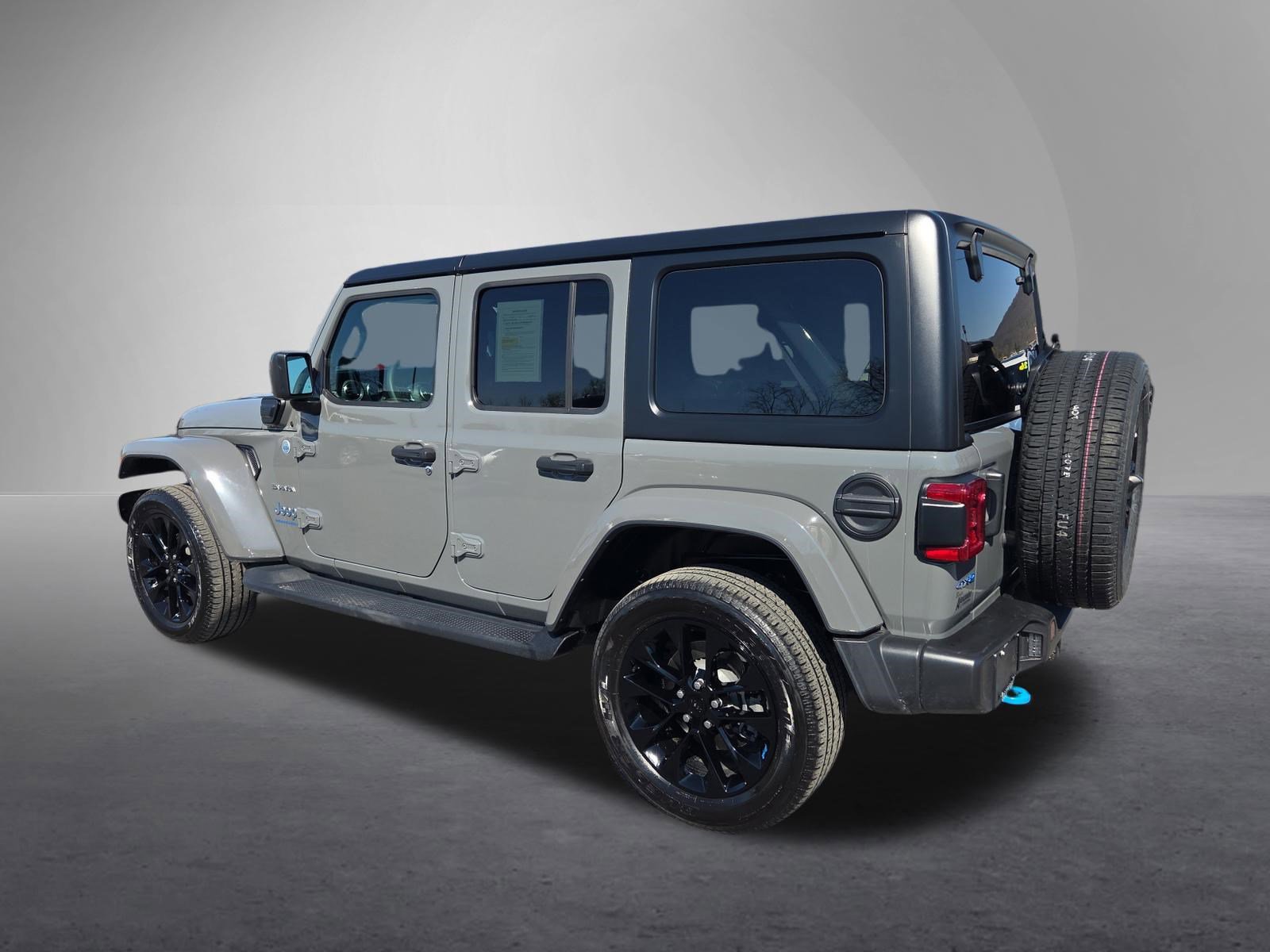 Used 2023 Jeep Wrangler Sahara w/ Dual Top Group image 6