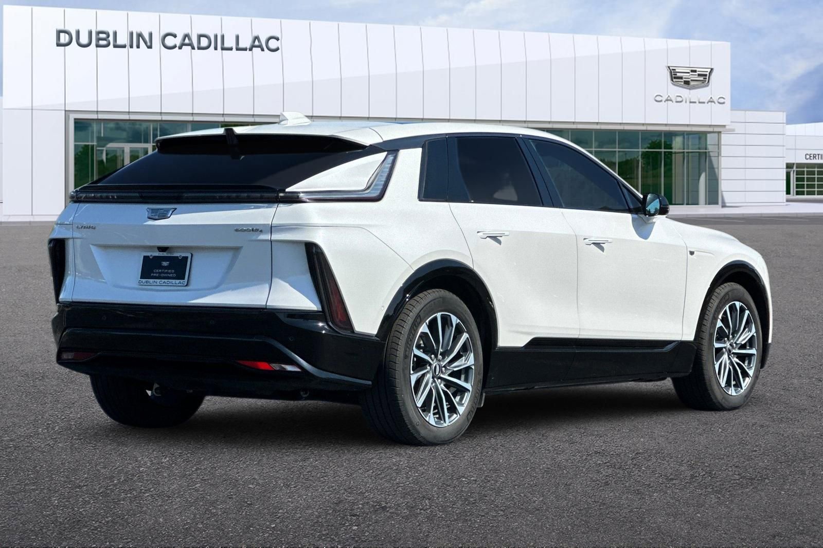 Certified 2024 Cadillac Lyriq Sport w/ LPO, Floor Liner Package AWD/4WD image 4