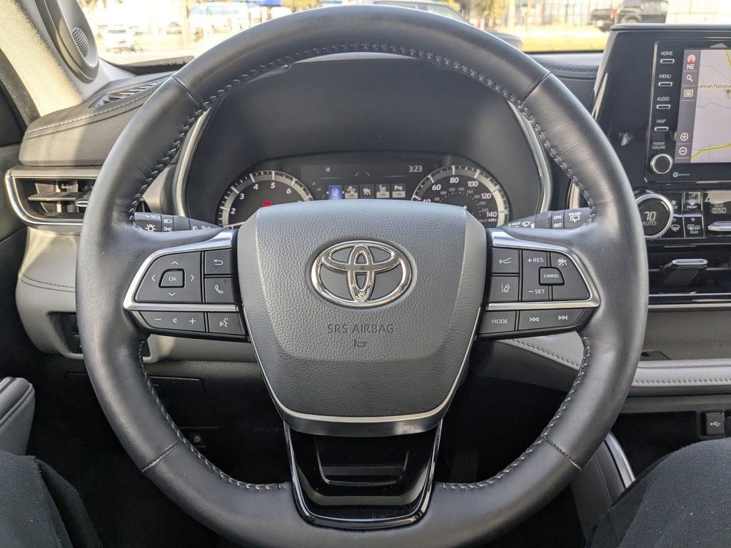 Used 2021 Toyota Highlander Limited image 29