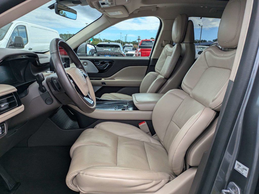 Used 2022 Lincoln Aviator Reserve w/ Equipment Group 201A RWD image 14