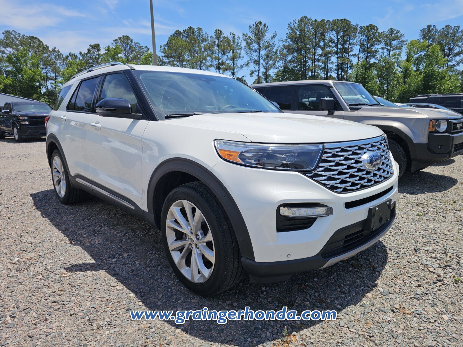 Used 2022 Ford Explorer Platinum w/ Equipment Group 601A AWD/4WD image 5