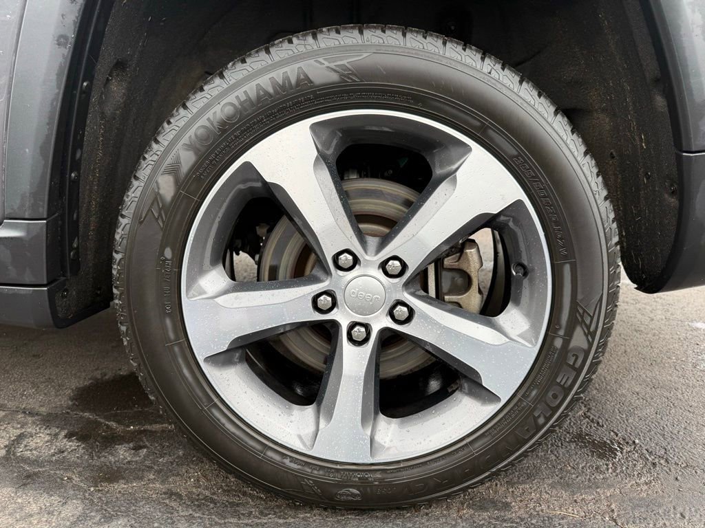 Used 2023 Jeep Grand Cherokee L Limited image 26