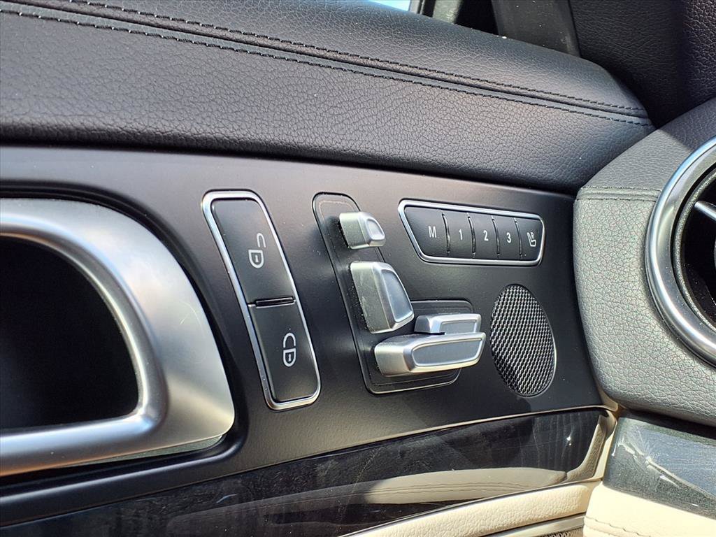 Used 2016 Mercedes-Benz SL 550 image 25
