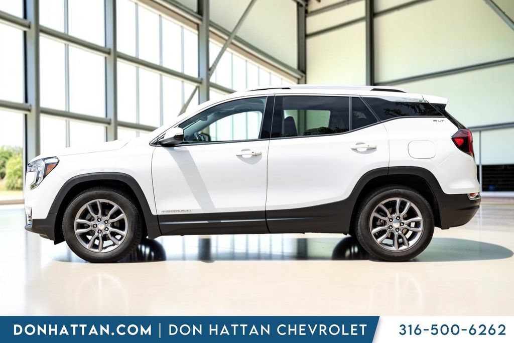 Used 2023 GMC Terrain SLT FWD image 2