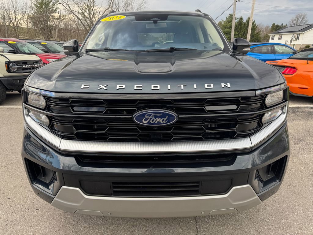 Used 2025 Ford Expedition Platinum w/ Driver's Package image 2