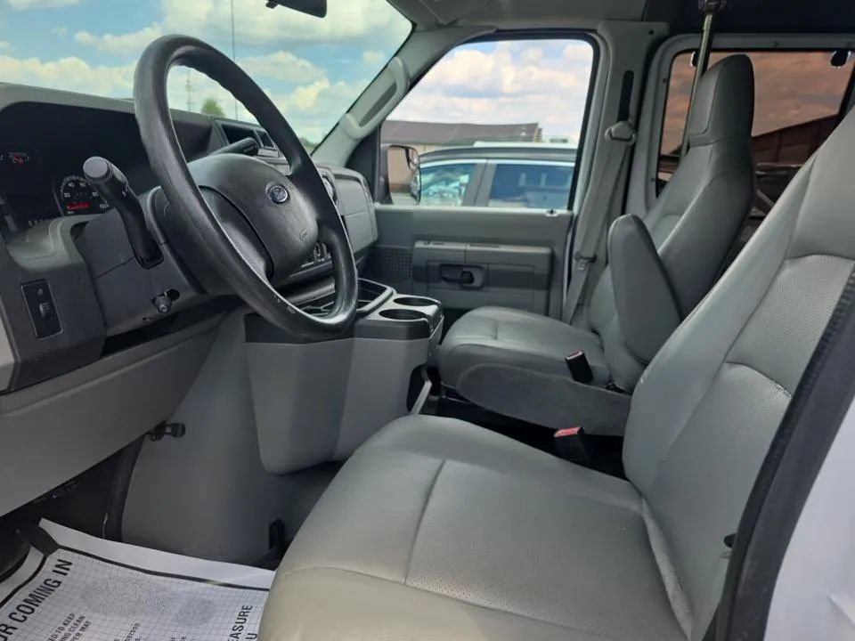Used 2014 Ford E-250 and Econoline 250 w/ Power Group RWD image 5