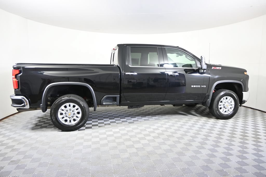Used 2025 Chevrolet Silverado 3500 LTZ w/ LTZ Convenience Package AWD/4WD image 8