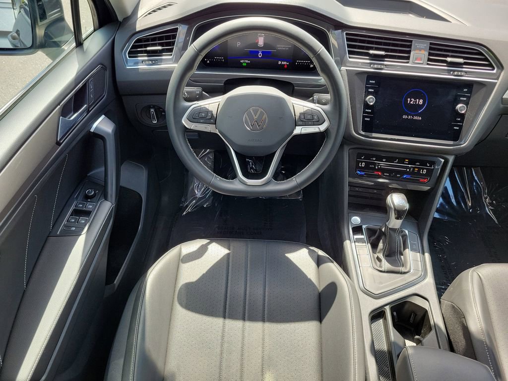 Used 2023 Volkswagen Tiguan SE image 13