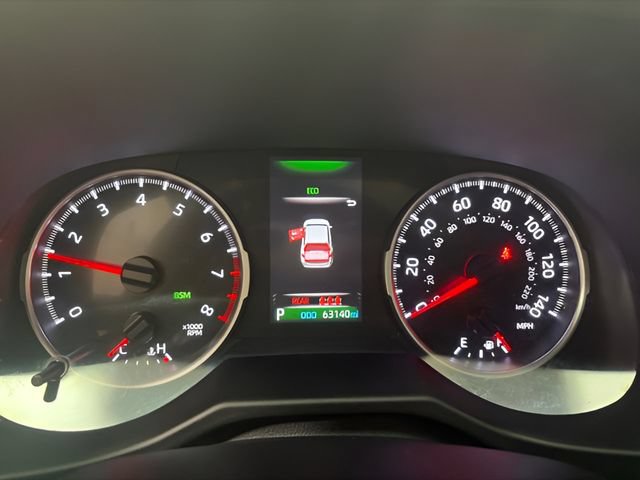 Used 2021 Toyota RAV4 XLE Premium AWD/4WD image 8