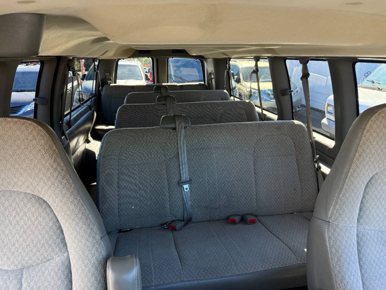 Used 2008 GMC Savana 3500 Extended Passenger w/ LT Preferred Equipment Group RWD image 13