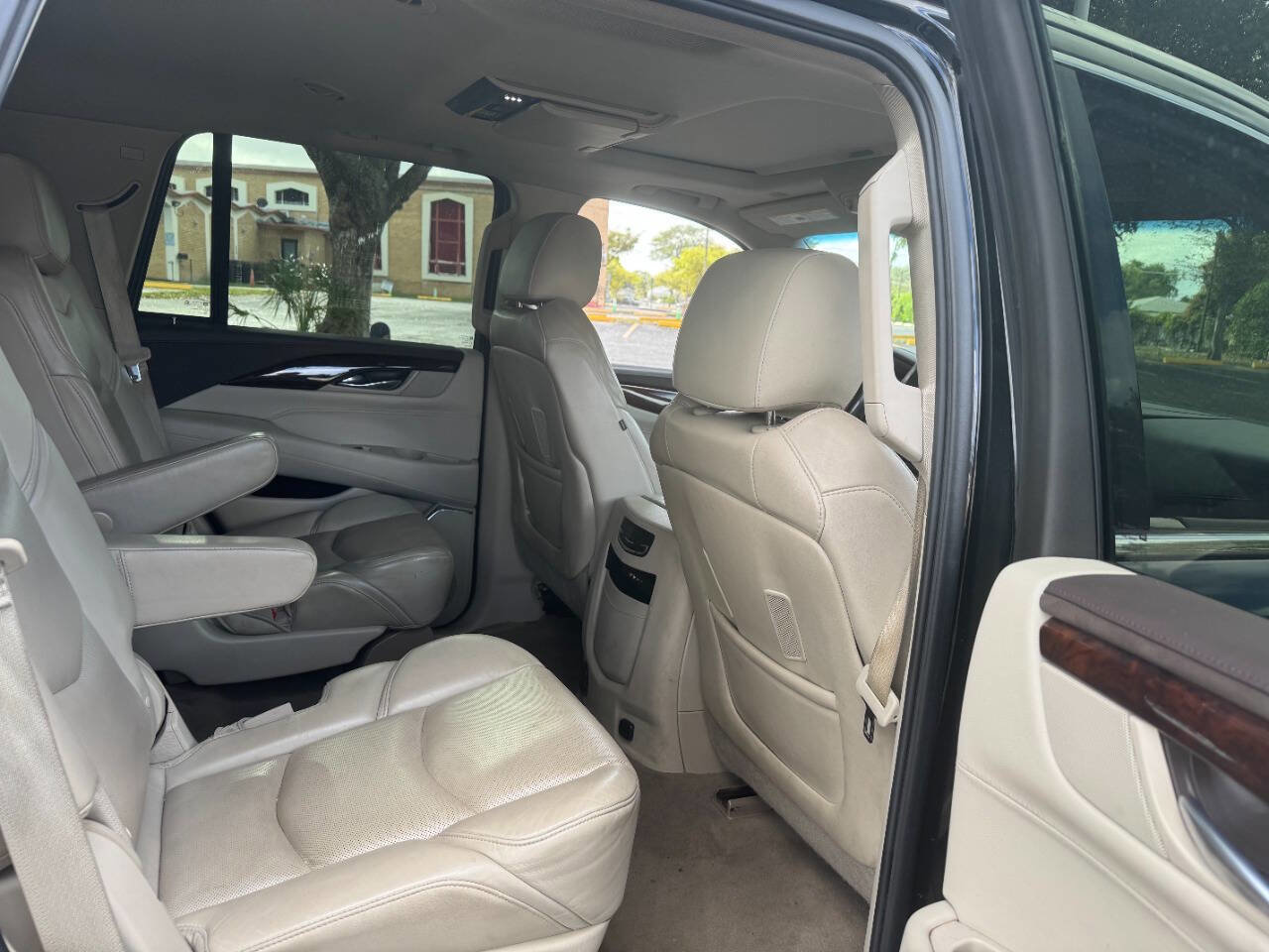 Used 2015 Cadillac Escalade Premium AWD/4WD image 9