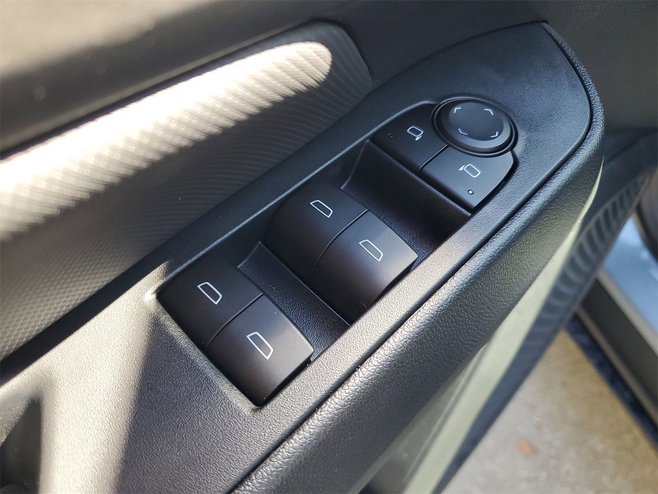 New 2026 Chevrolet Equinox EV LT image 14