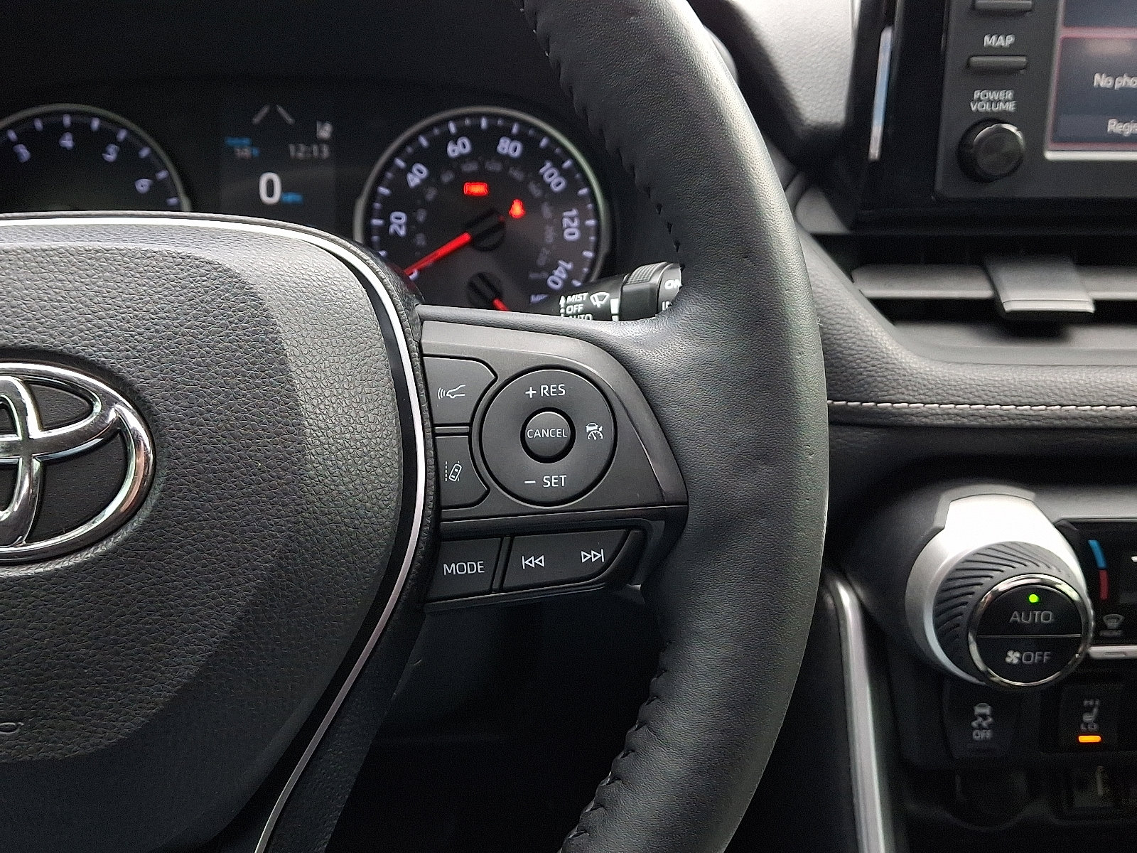 Used 2019 Toyota RAV4 XLE image 22