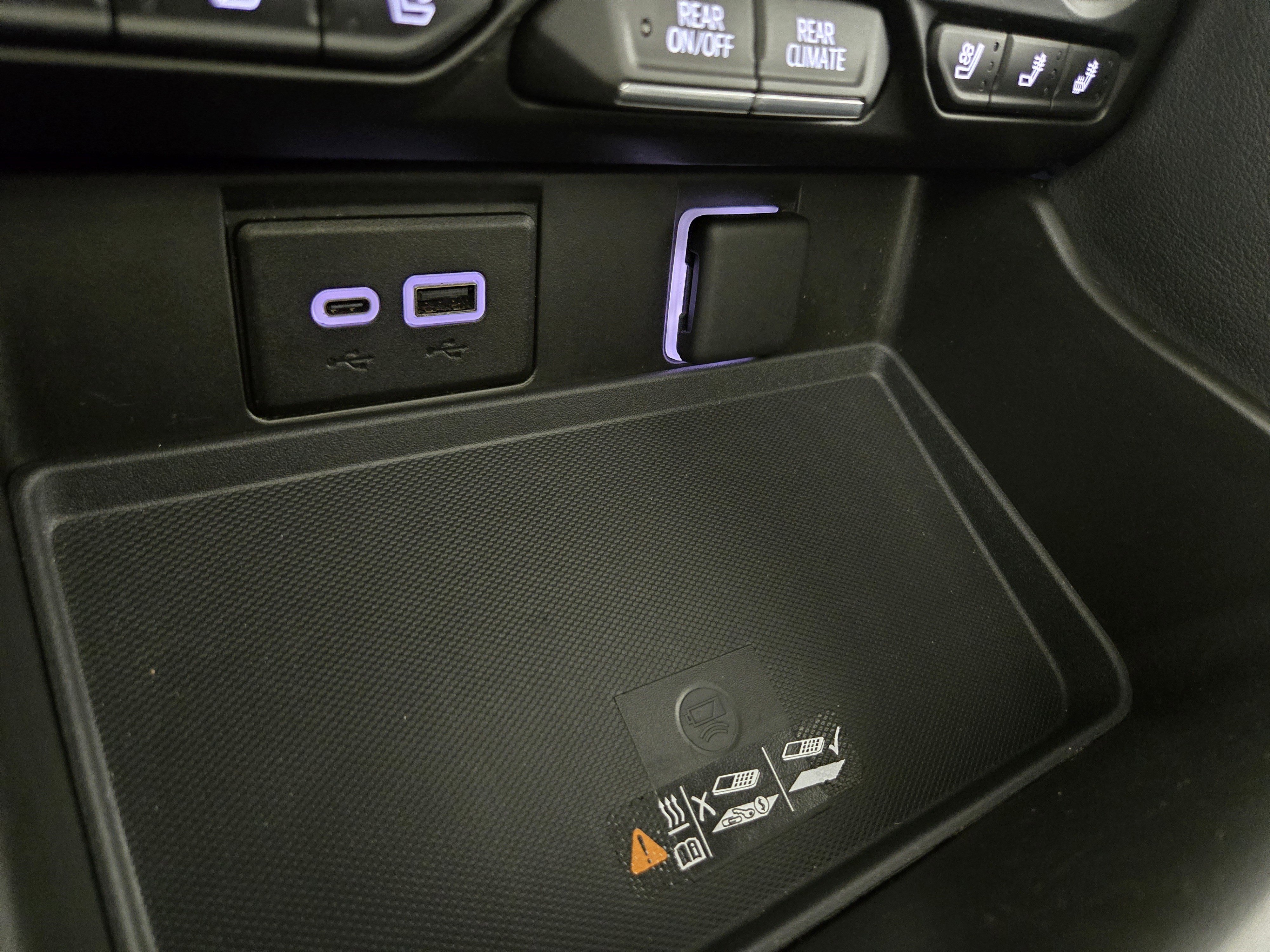 Certified 2023 GMC Yukon SLT w/ LPO, Floor Liner Package AWD/4WD image 29