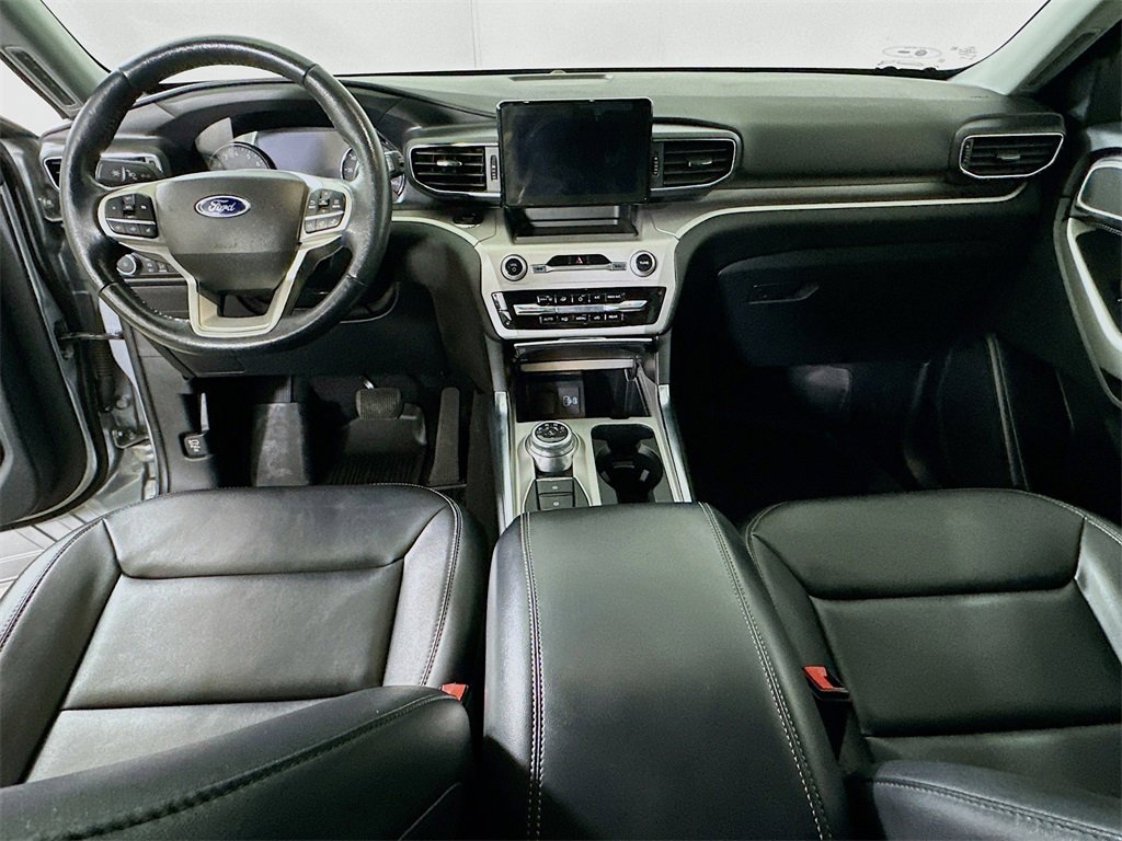 Used 2022 Ford Explorer XLT w/ Equipment Group 202A image 17