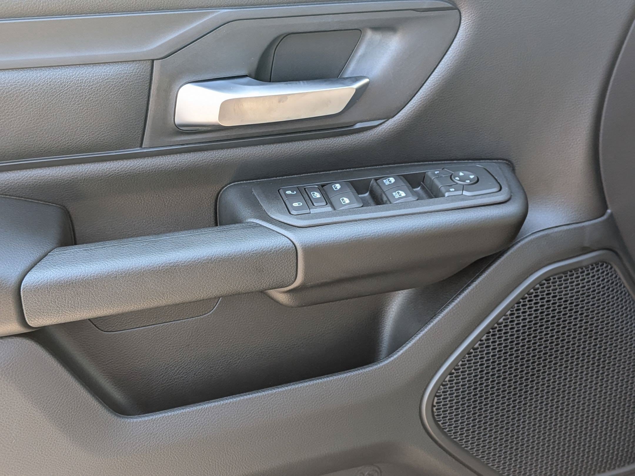 New 2026 RAM 1500 Express AWD/4WD image 11