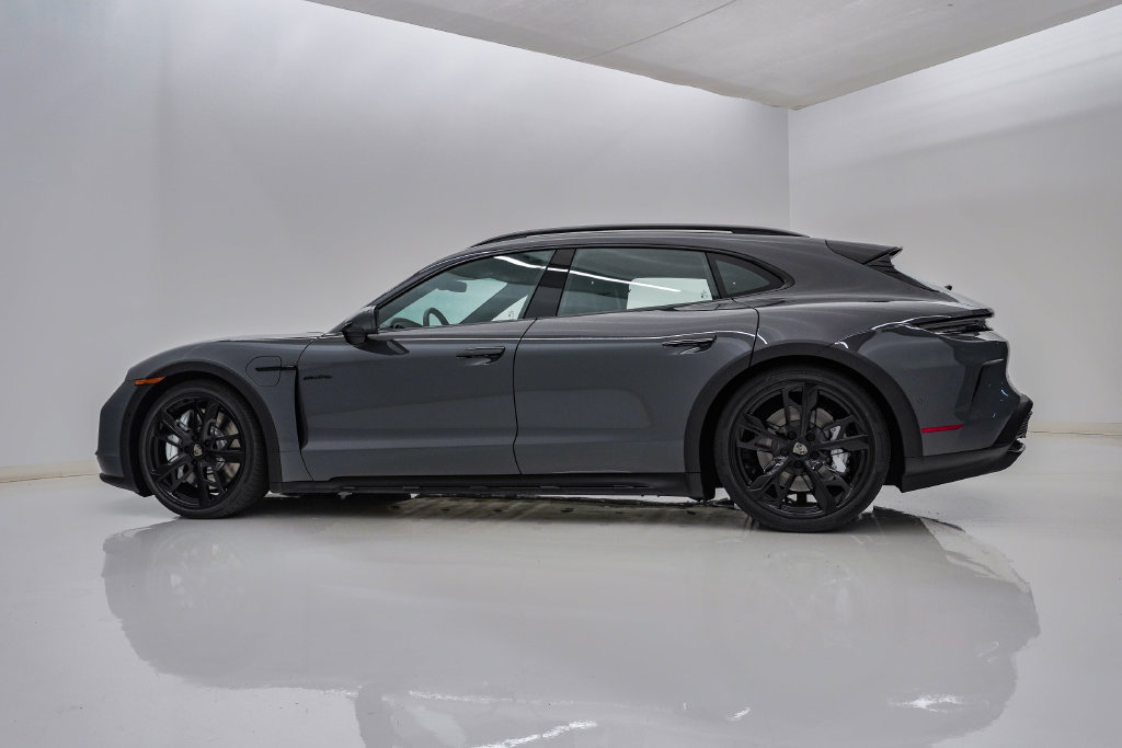 New 2026 Porsche Taycan Turbo AWD/4WD image 2