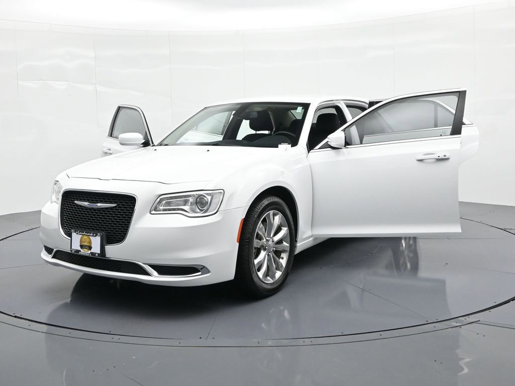 Used 2022 Chrysler 300 Touring AWD/4WD image 30