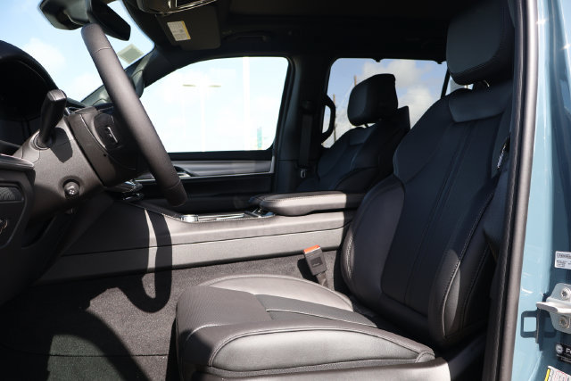 New 2026 Jeep Grand Wagoneer Limited AWD/4WD image 12