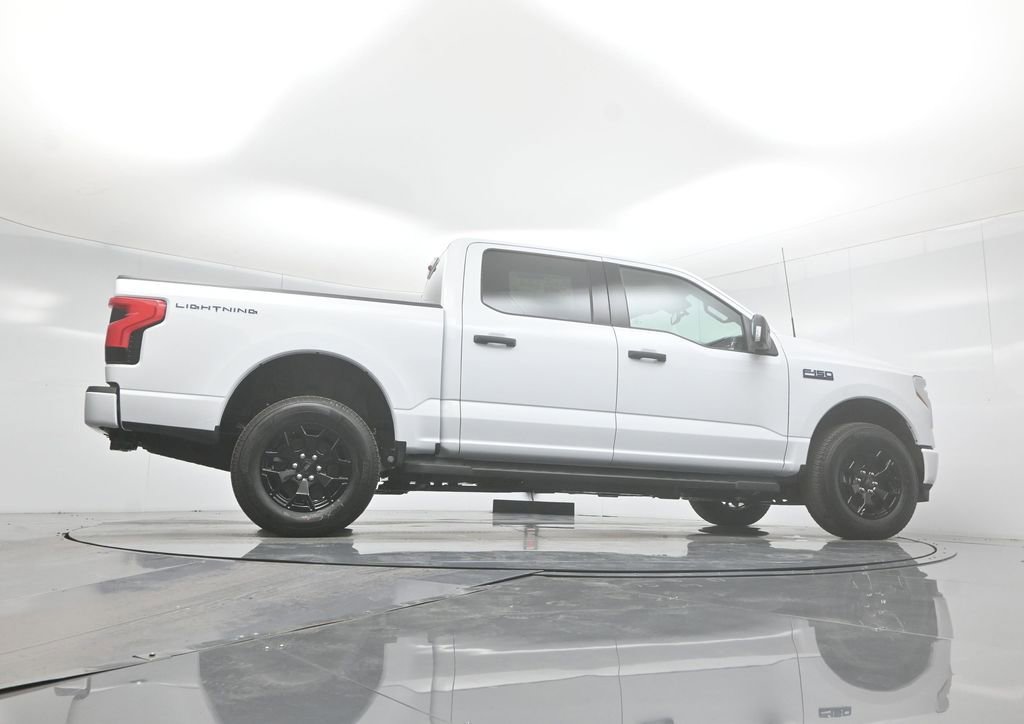 New 2025 Ford F150 Lightning XLT image 48
