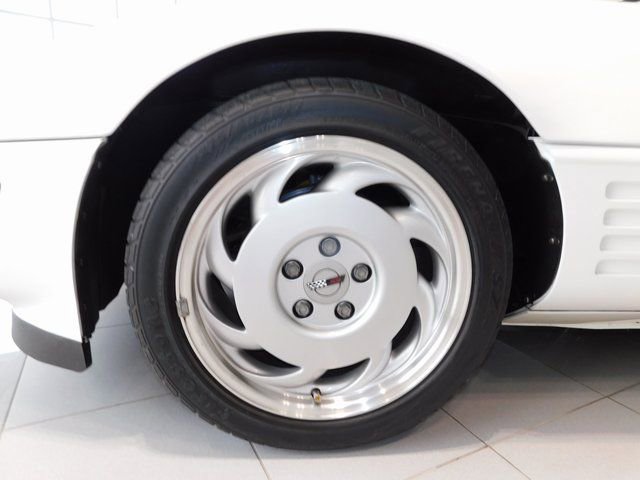 Used 1991 Chevrolet Corvette Convertible image 9