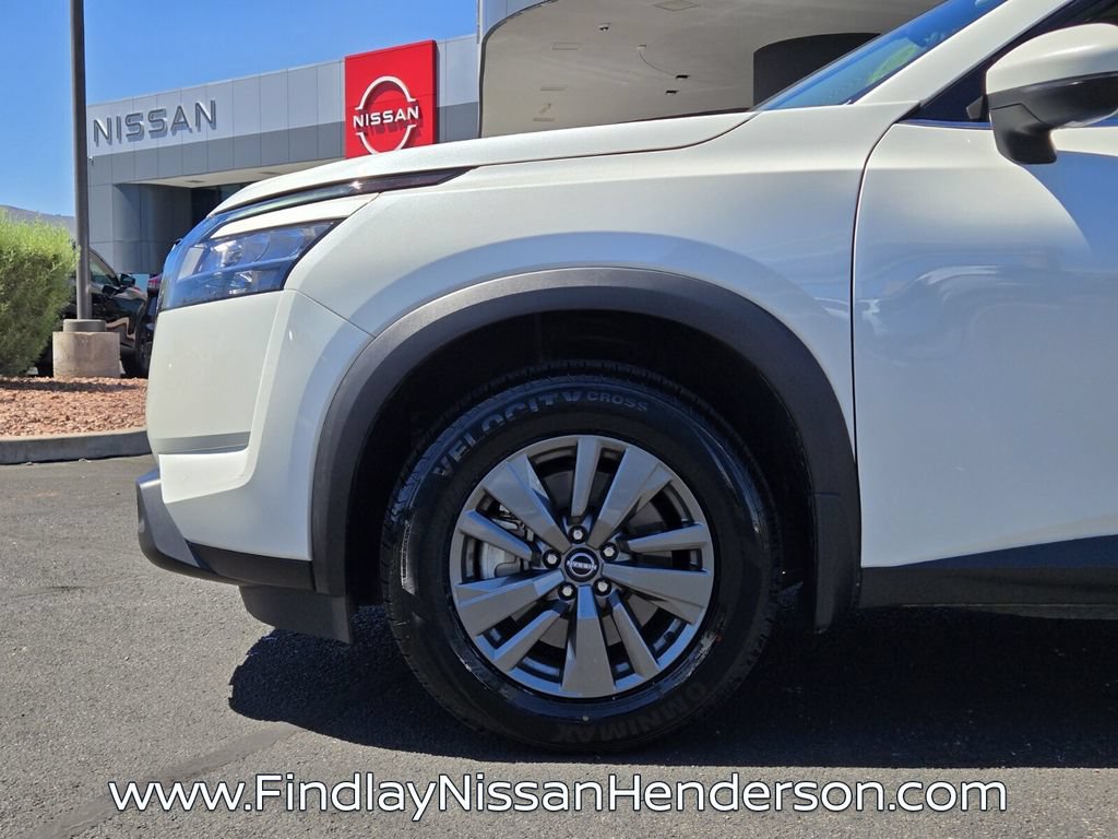 Used 2022 Nissan Pathfinder SV w/ Cargo Package FWD image 9