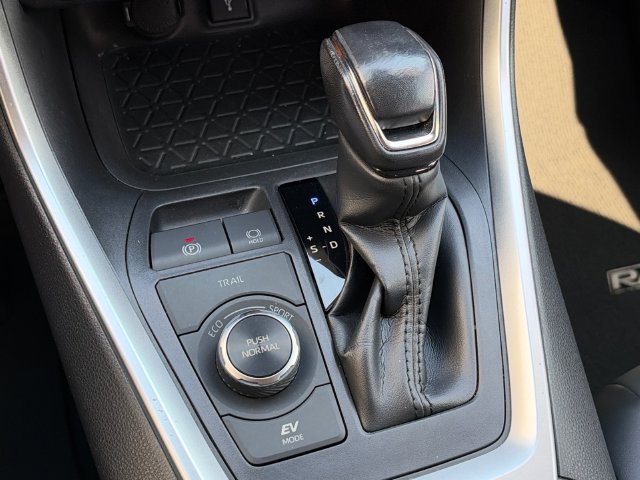 Used 2022 Toyota RAV4 XLE Premium AWD/4WD image 26