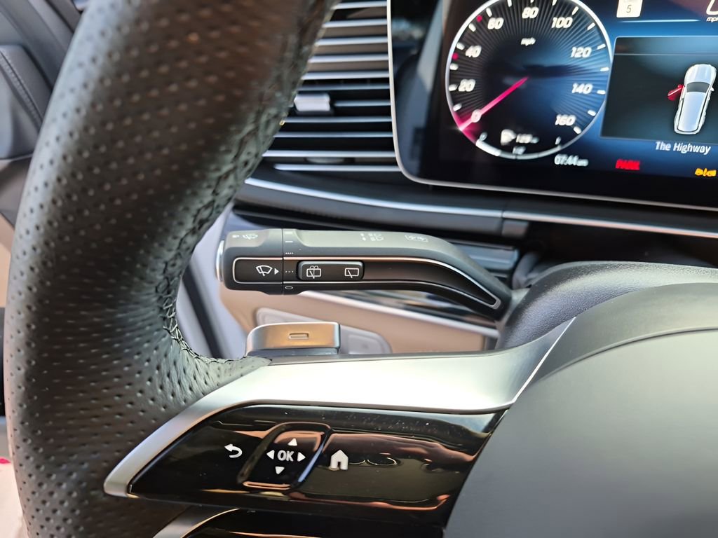 Used 2026 Mercedes-Benz GLS 580 4MATIC image 35