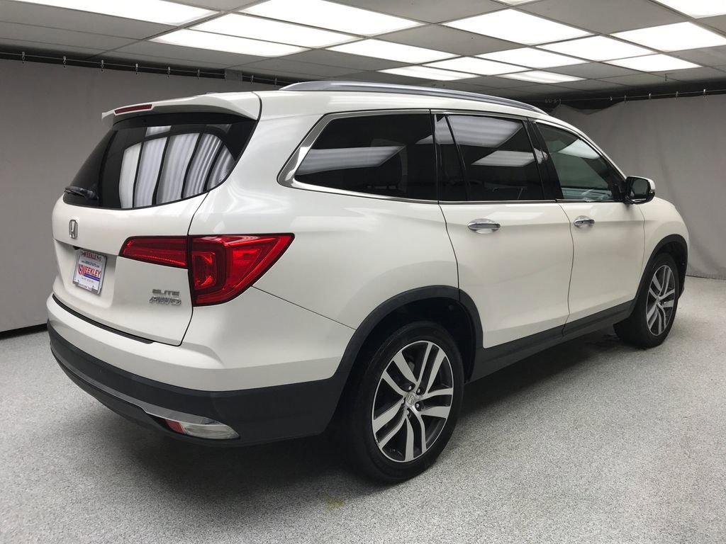 Used 2017 Honda Pilot Elite image 4