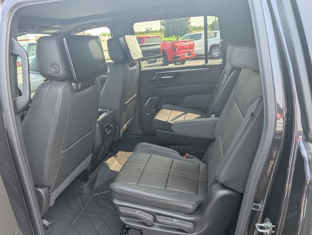 New 2026 Chevrolet Suburban High Country AWD/4WD image 9