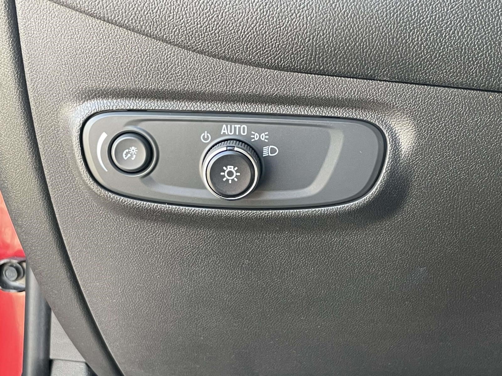 Used 2023 Chevrolet Equinox LT FWD image 19