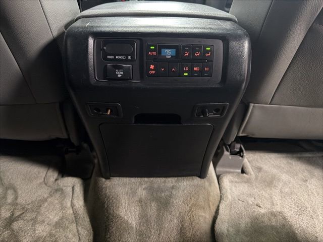 Used 2011 Toyota Sequoia Limited AWD/4WD image 36