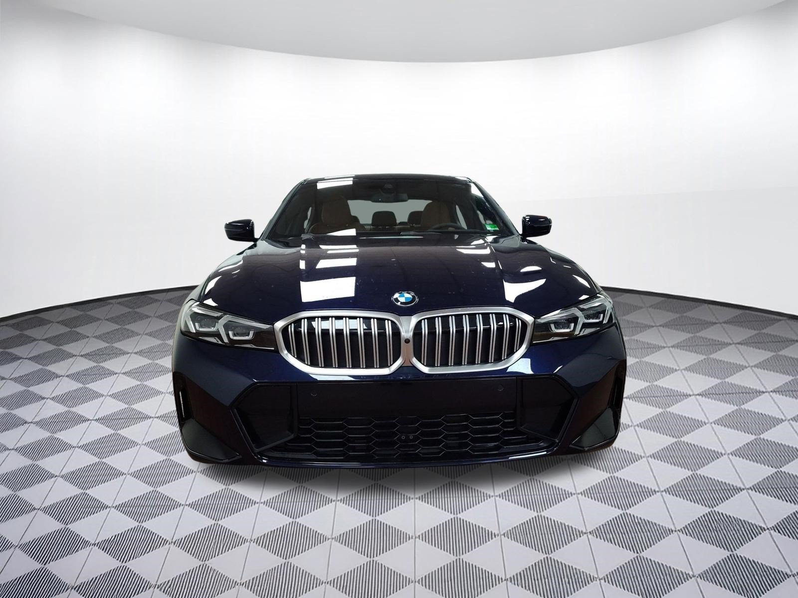 Used 2026 BMW 330i xDrive Sedan w/ M Sport Package AWD/4WD image 5