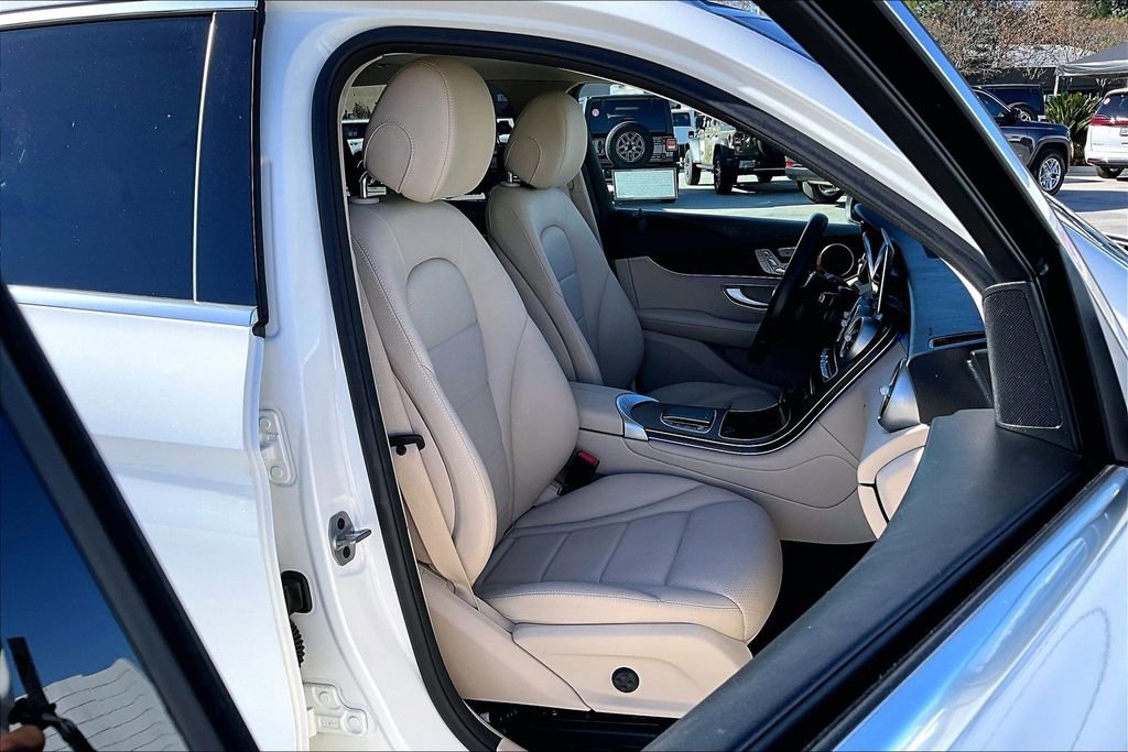 Used 2022 Mercedes-Benz GLC 300 4MATIC image 16