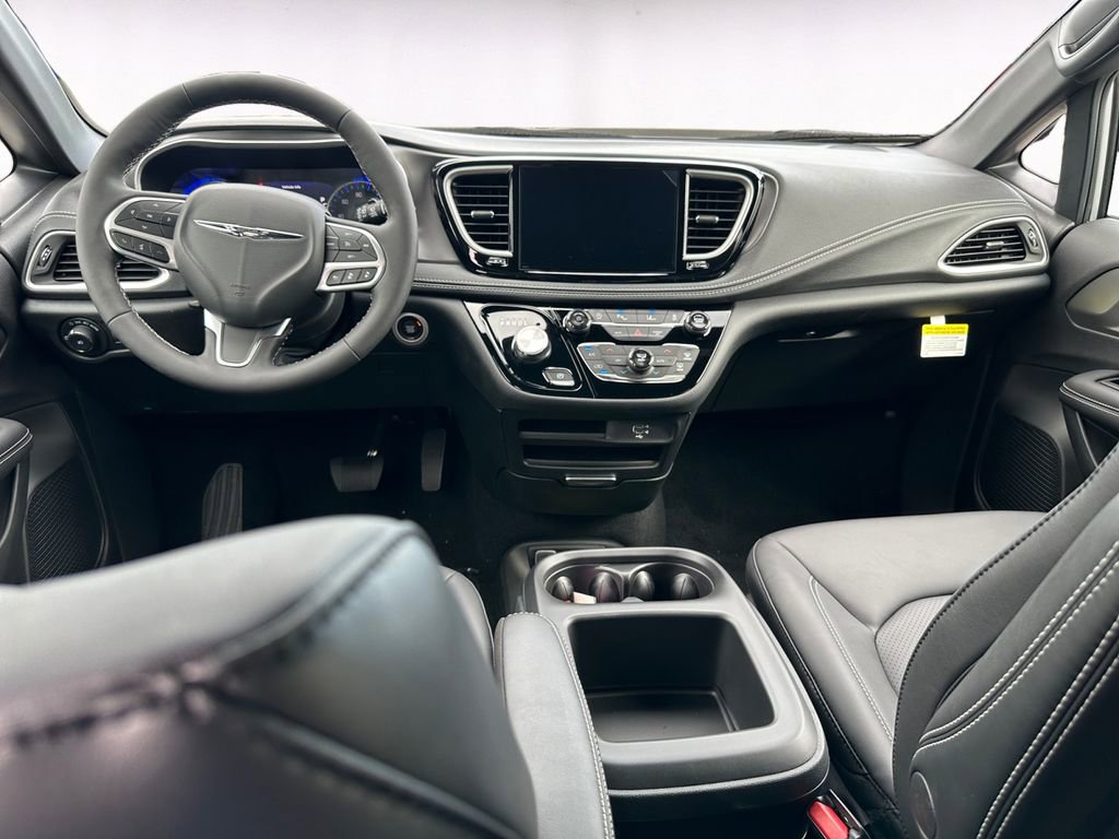 New 2026 Chrysler Pacifica Select image 10