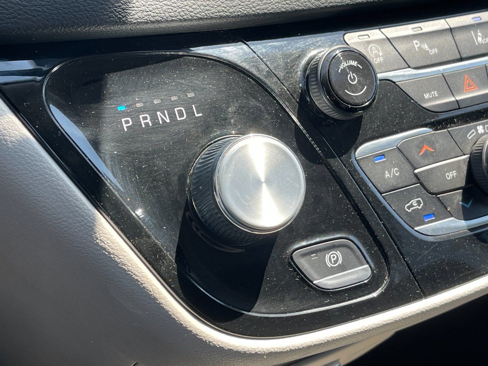 Used 2024 Chrysler Pacifica Touring-L image 24