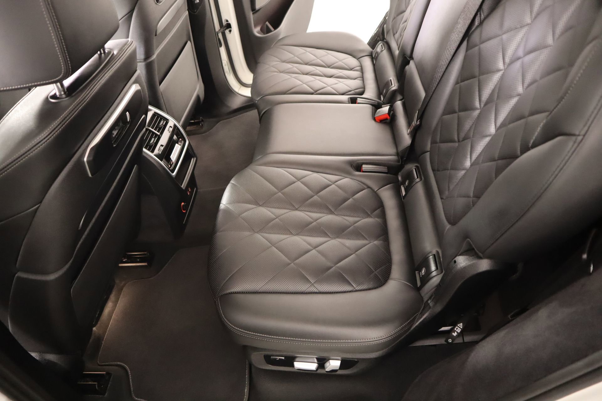 Used 2024 BMW X7 xDrive40i image 13