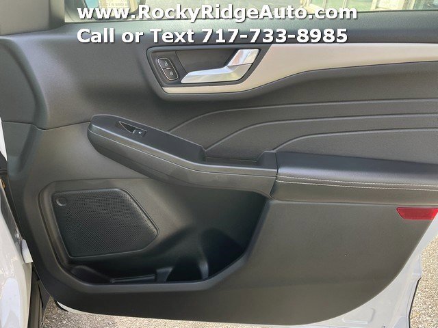 Used 2021 Ford Escape SE image 33