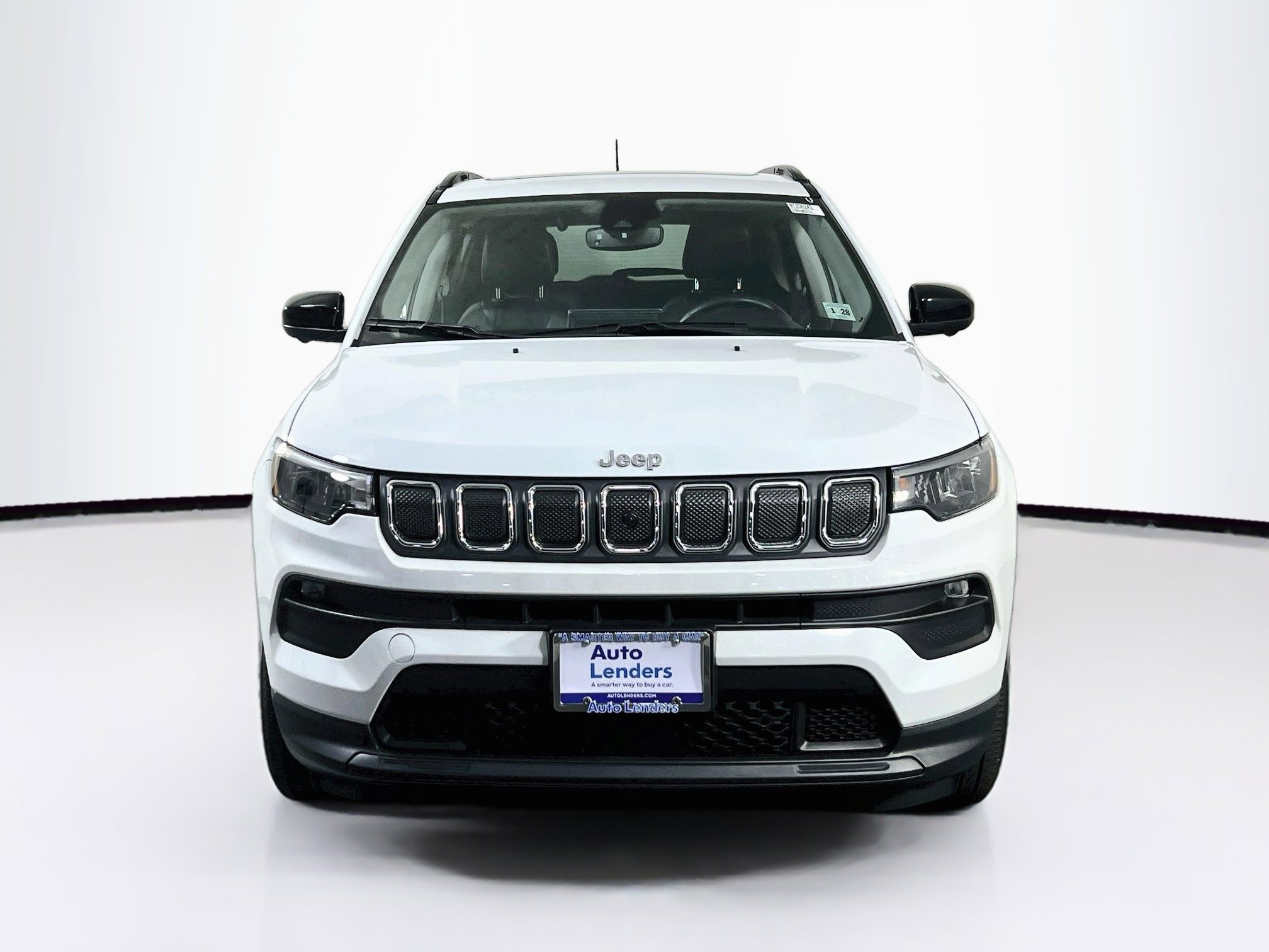 Used 2022 Jeep Compass Latitude w/ Sun and Sound Group AWD/4WD image 2