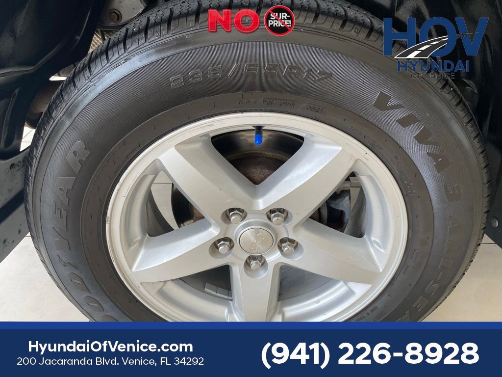 Used 2011 Jeep Liberty Limited w/ Comfort/Convenience Group AWD/4WD image 28