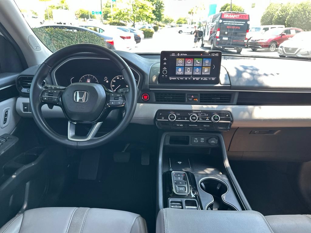 Certified 2025 Honda Pilot Touring image 19