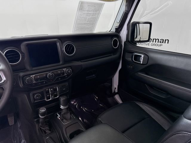 Used 2023 Jeep Wrangler Unlimited Sahara AWD/4WD image 22