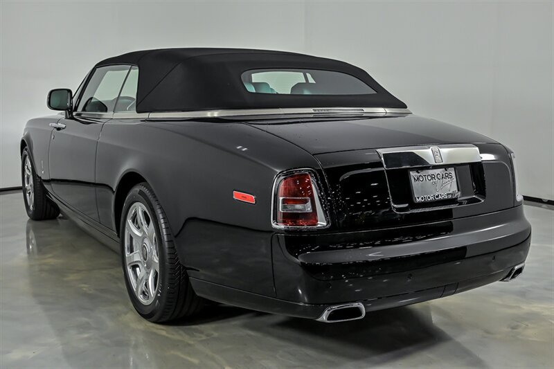 Used 2013 Rolls-Royce Phantom Drophead Coupe RWD image 12