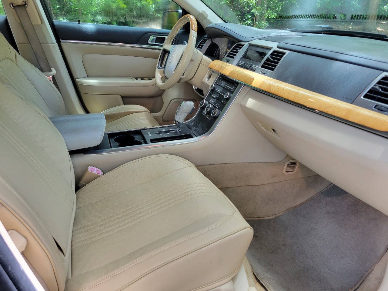 Used 2009 Lincoln MKS FWD image 9