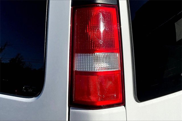 Used 2020 Chevrolet Express 3500 LS image 31