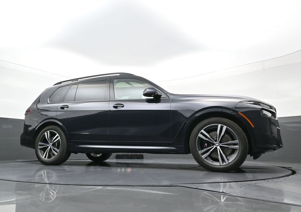 Used 2025 BMW X7 xDrive40i w/ M Sport Package image 23