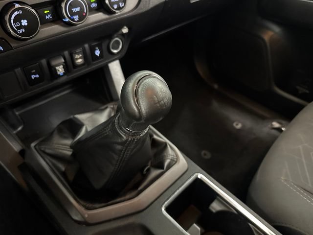 Used 2019 Toyota Tacoma TRD Off-Road w/ Technology Package AWD/4WD image 43