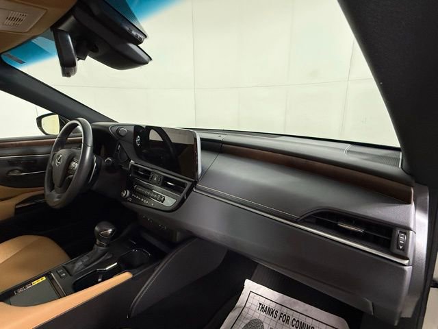Used 2025 Lexus ES 300h w/ Premium Package image 34